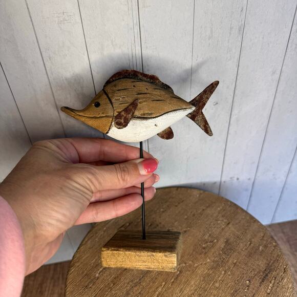 Wood Fish Sitter Home Decor Rustic Art Nature Lover Seabird Ocean NEW - Picture 6 of 7
